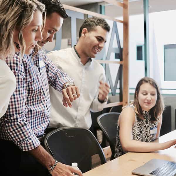 Além do Engajamento: Como Criar uma Cultura de Alta Performance que GERA Inovação Contínua thumbnail